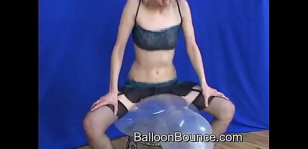  Balloon bounce clear